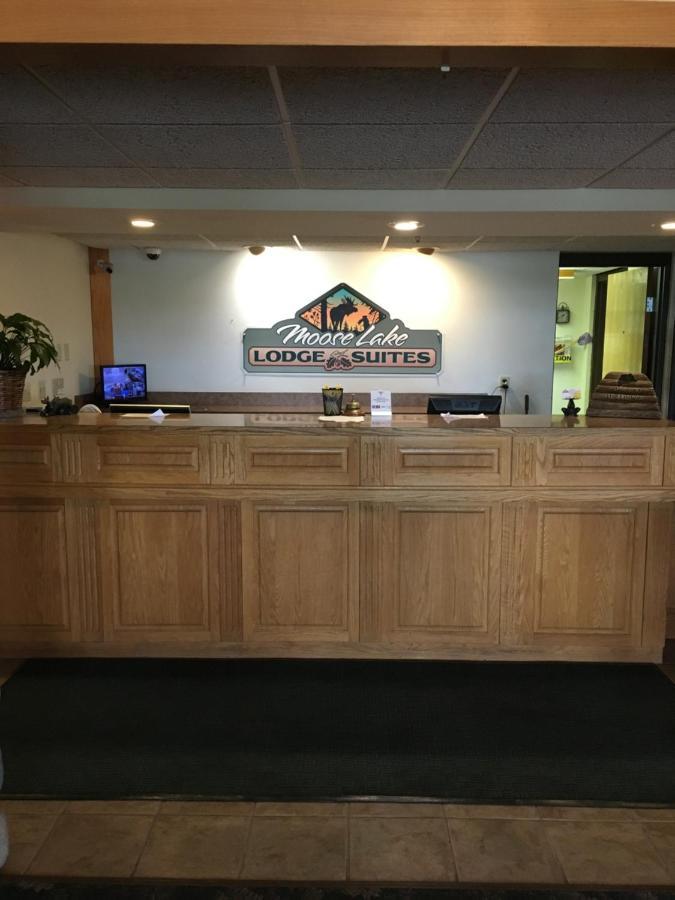 Moose Lake Lodge & Suites エクステリア 写真