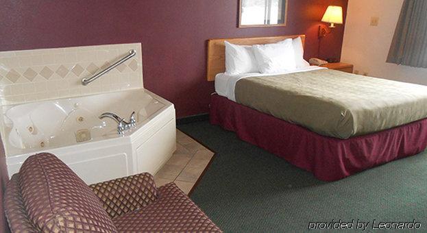 Moose Lake Lodge & Suites エクステリア 写真