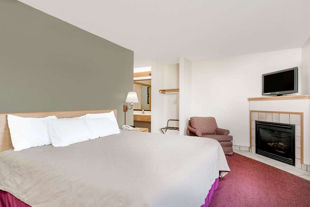 Moose Lake Lodge & Suites 部屋 写真